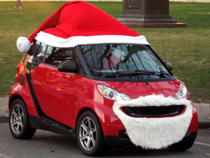 Car with christmas tree decoration