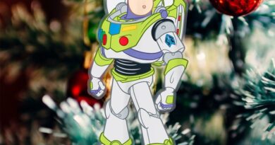 Buzz lightyear tree decoration