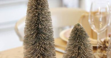 Bristle brush tree decoration ideas